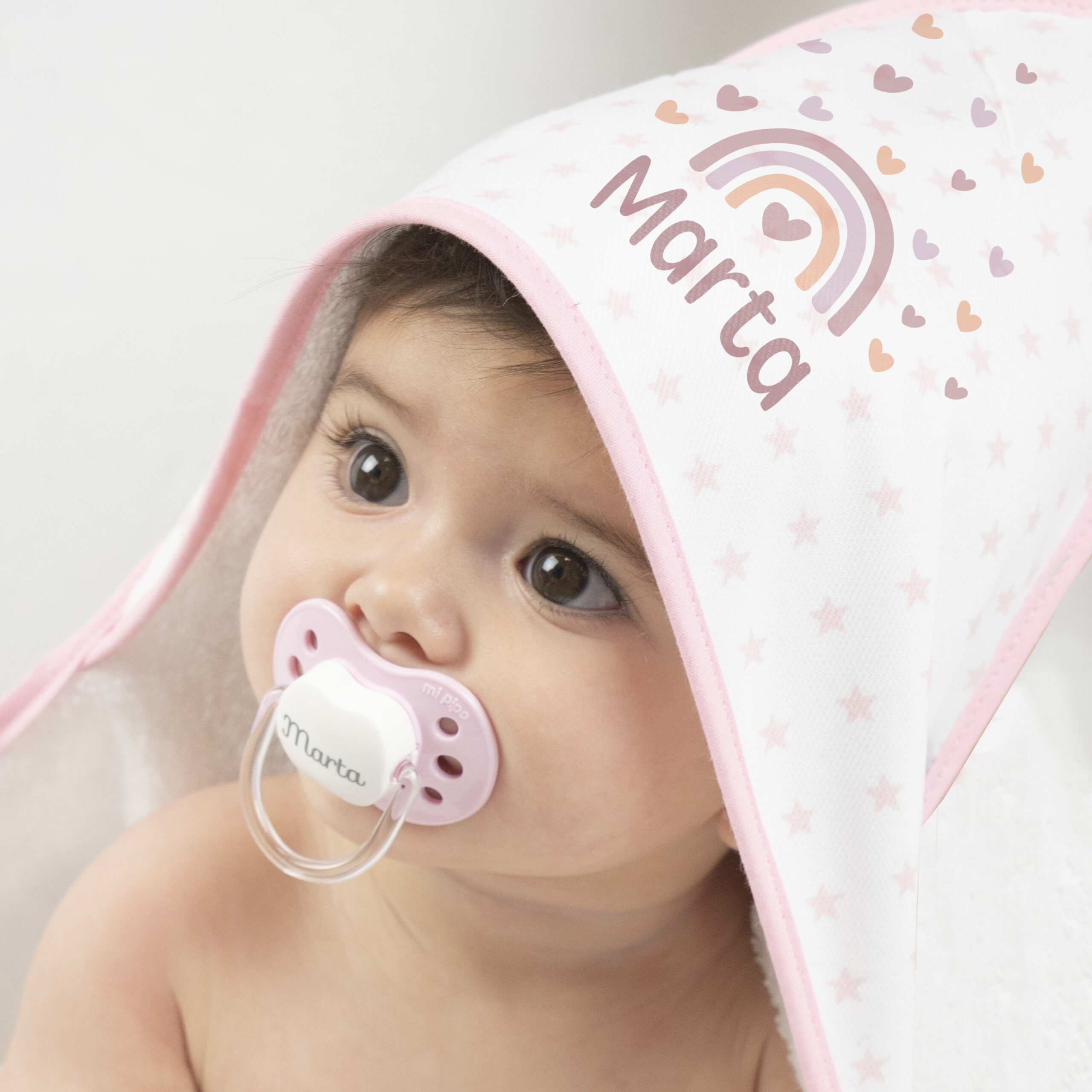 Capa de Baño Personalizada Dinosaurio 4 Capa de baño arcoíris blush