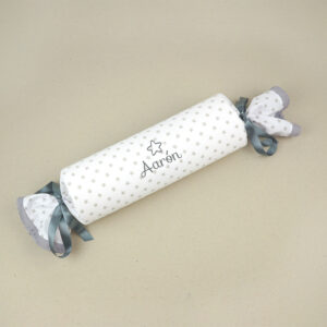 Cojín Antivuelco Caramelo Estrellas Grises personalizado