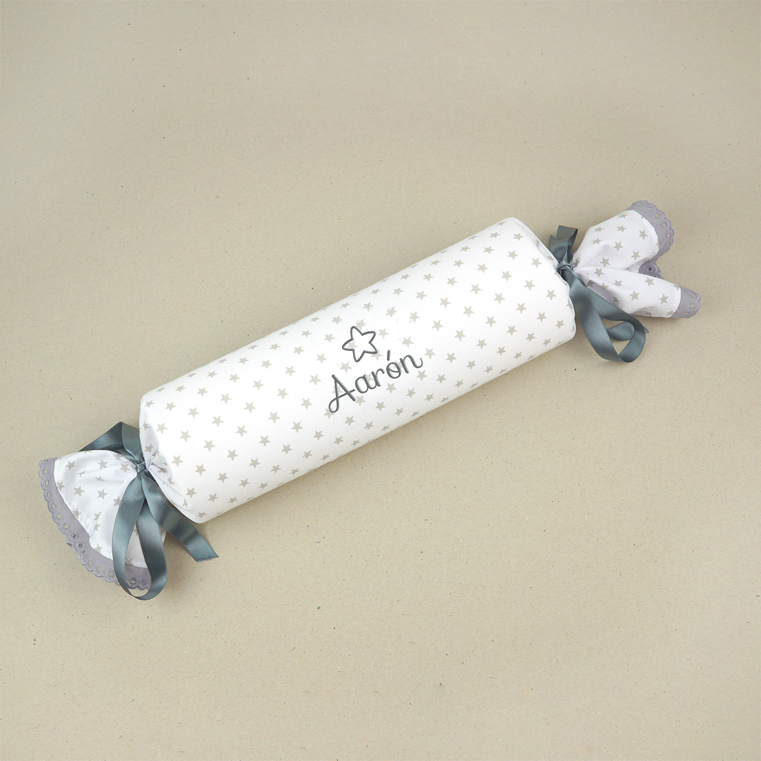 Cojín Antivuelco Caramelo Estrellas Grises personalizado 1 Cojín Antivuelco Caramelo Estrellas Grises personalizado